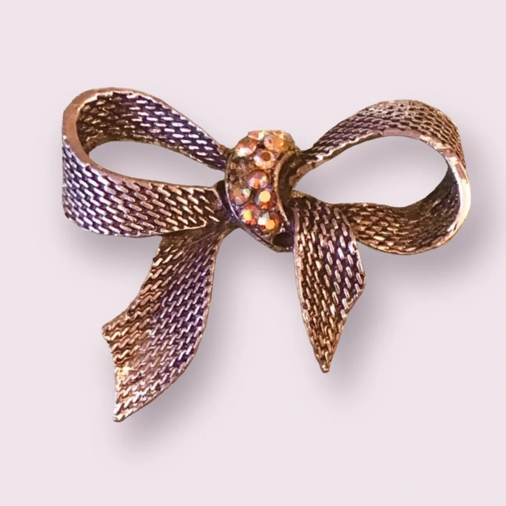 Vintage 1950’s Large Rhinestone Bow Brooch in Silver, Heavy Weight‎